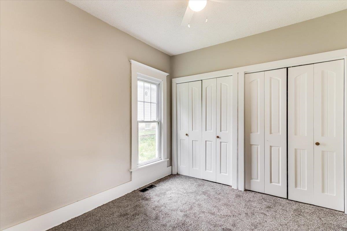 313 E Lincoln Property Photo 18