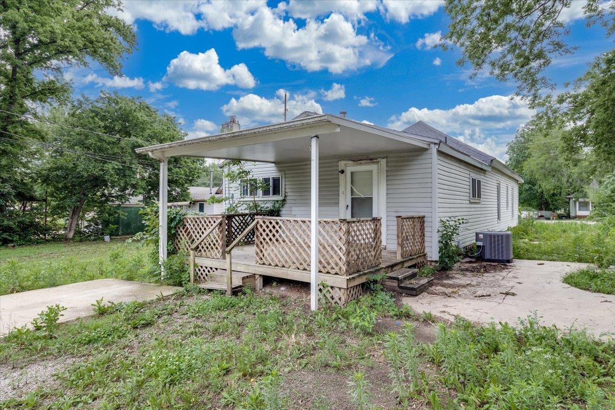 313 E Lincoln Property Photo 19