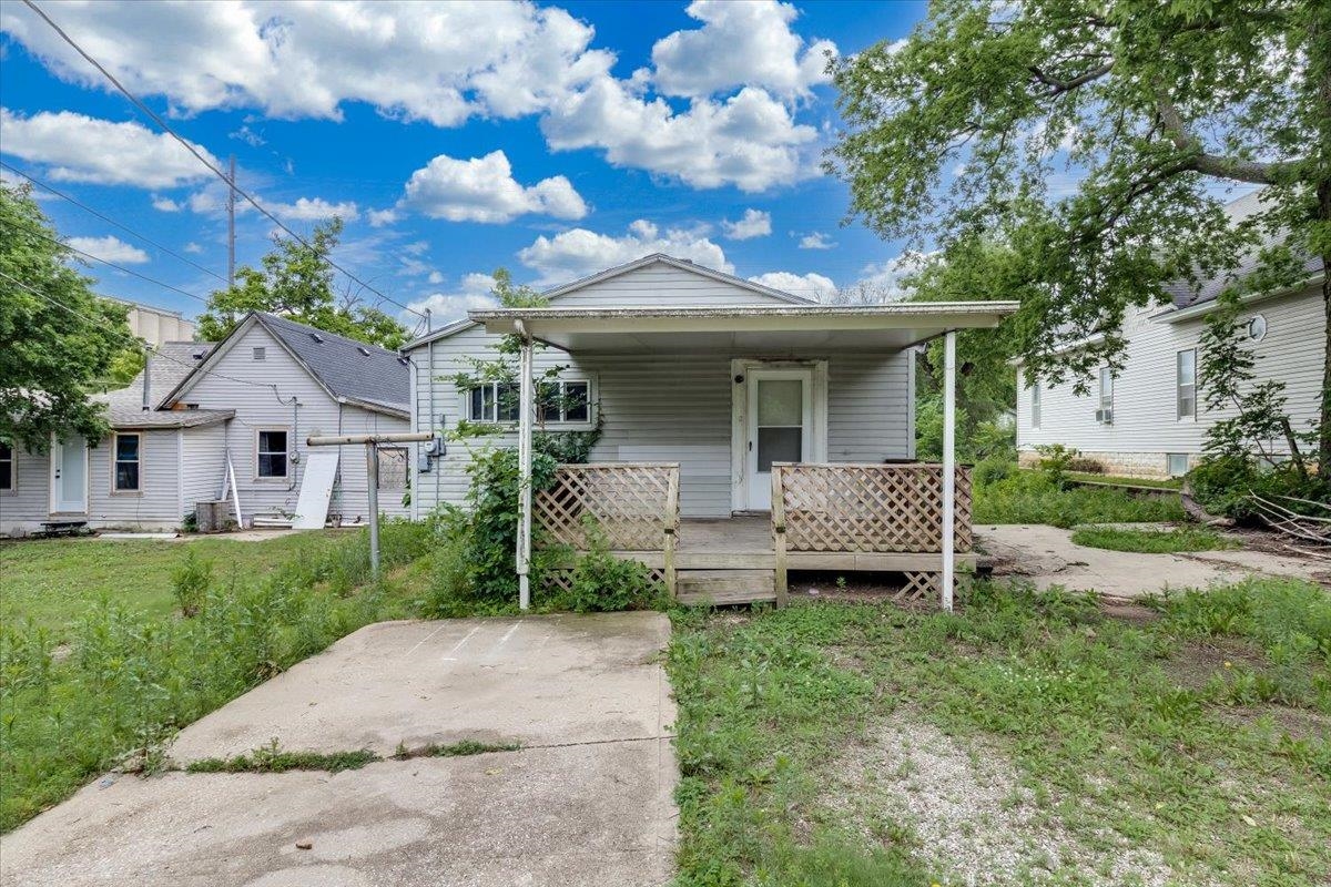 313 E Lincoln Property Photo 20