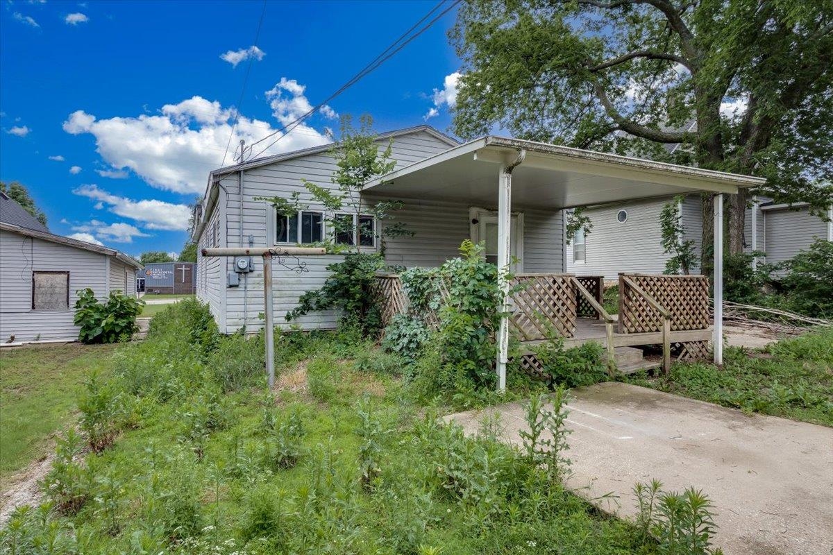 313 E Lincoln Property Photo 21