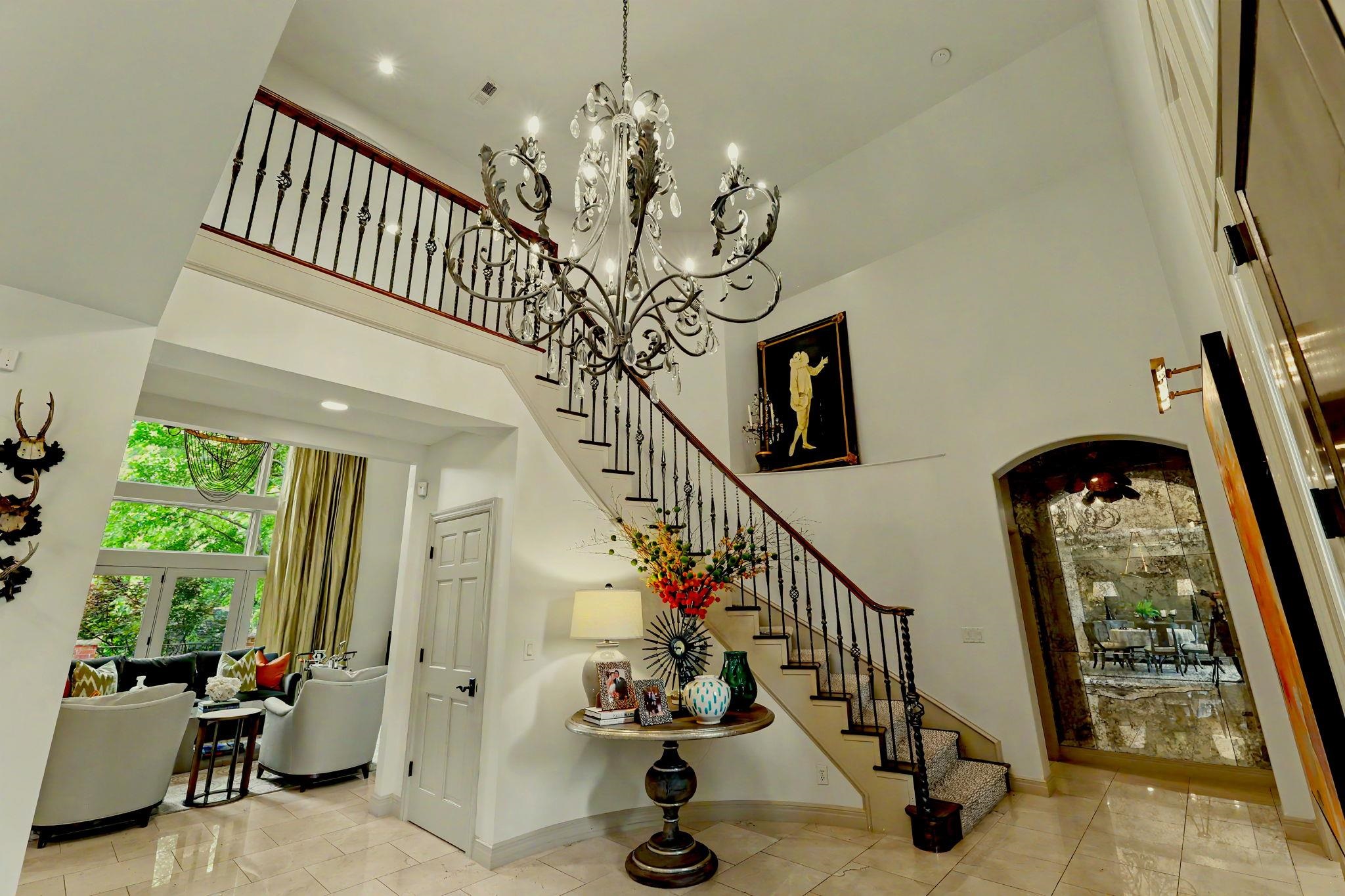 8304 E Bridlewood Property Photo 4