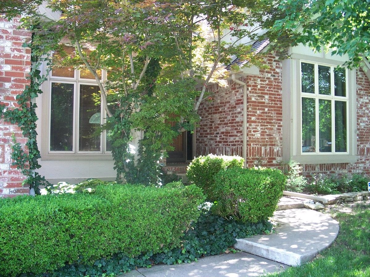1143 N Rutland Ct. Property Photo 2
