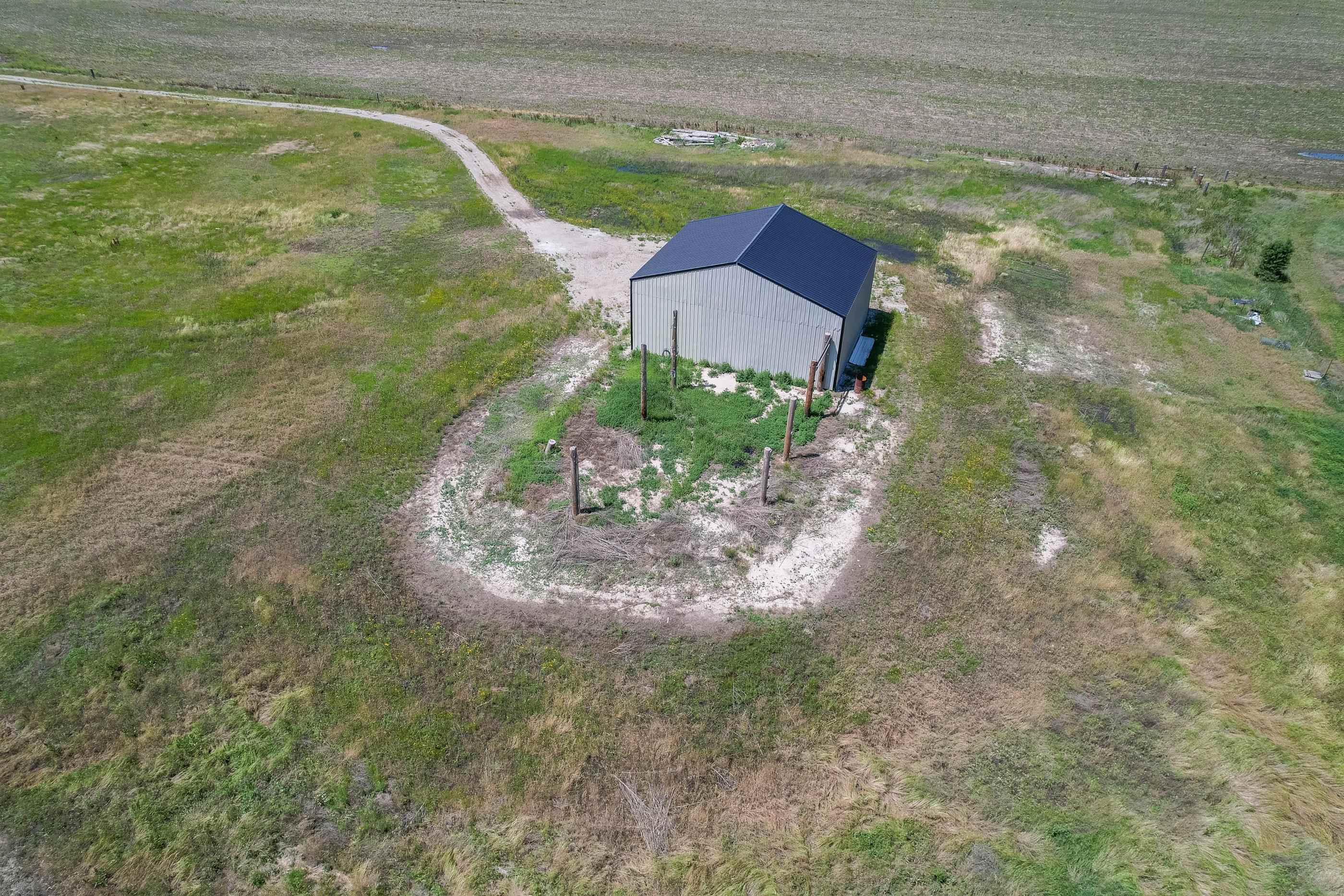 6750 S Hertzler Rd Property Photo 33