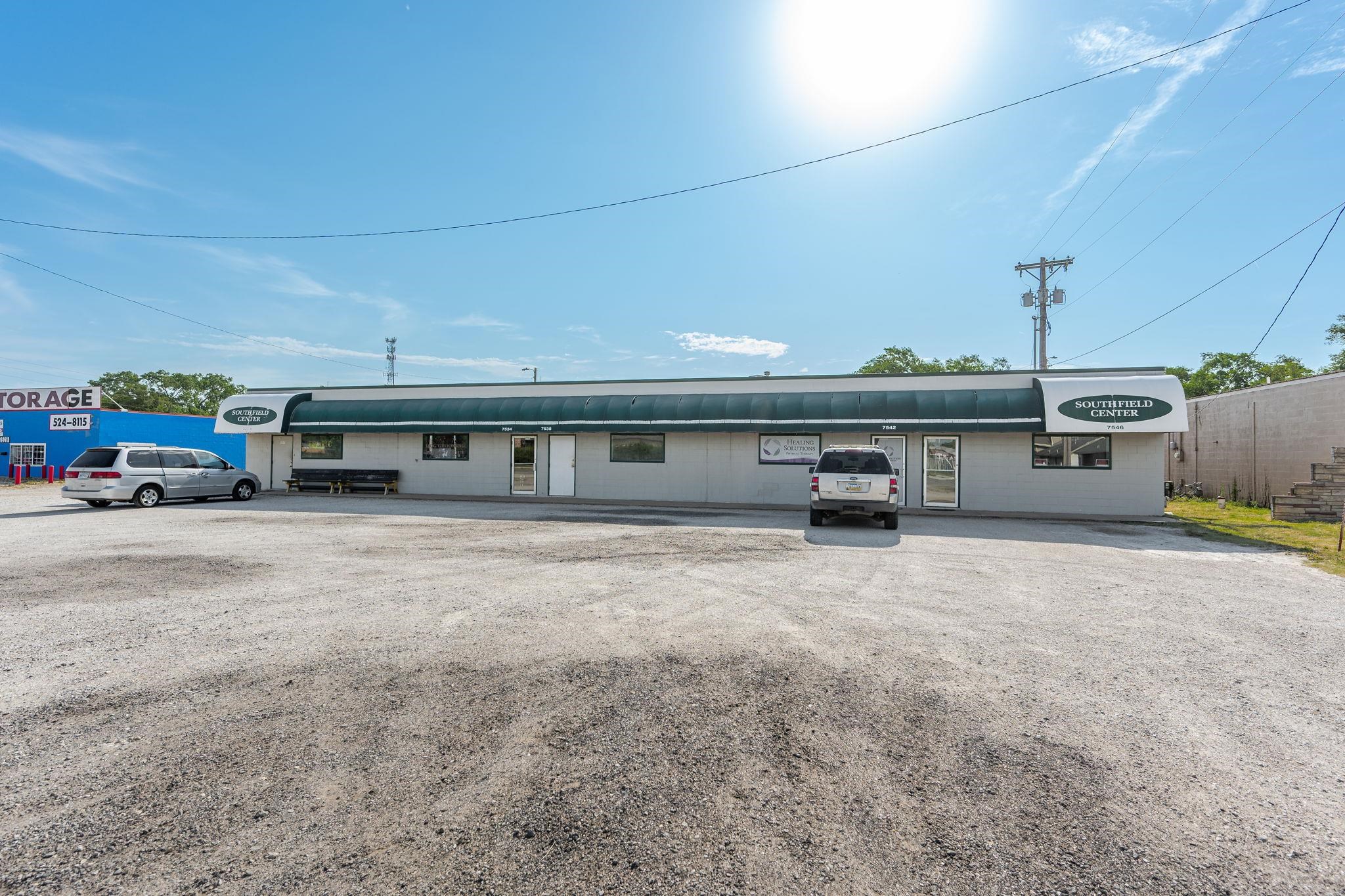 7530 S Broadway Property Photo 4