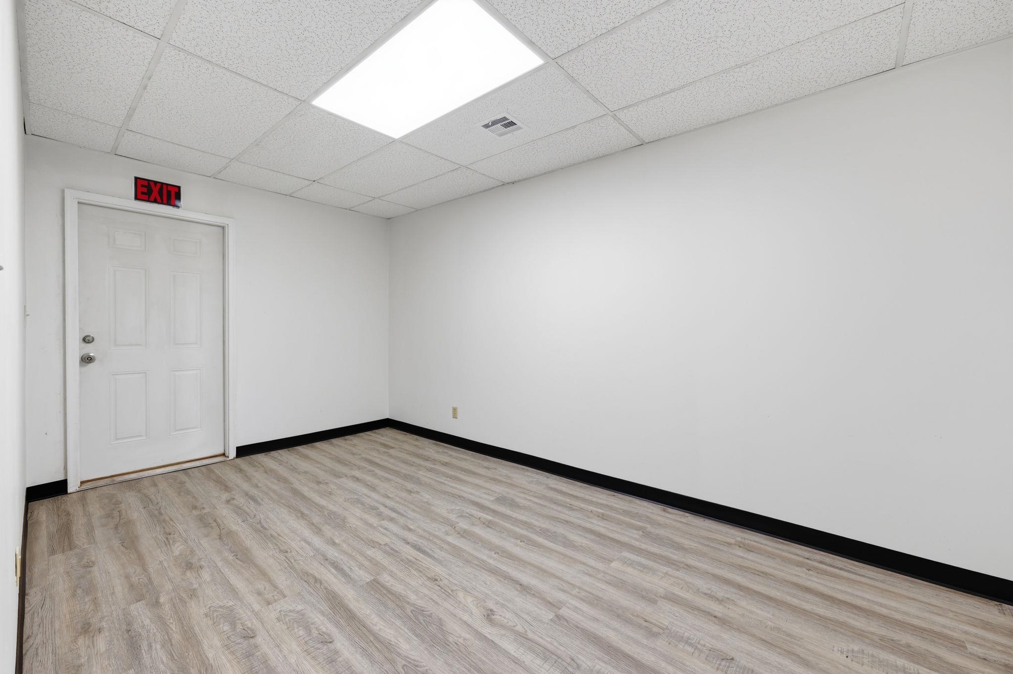 7530 S Broadway Property Photo 11