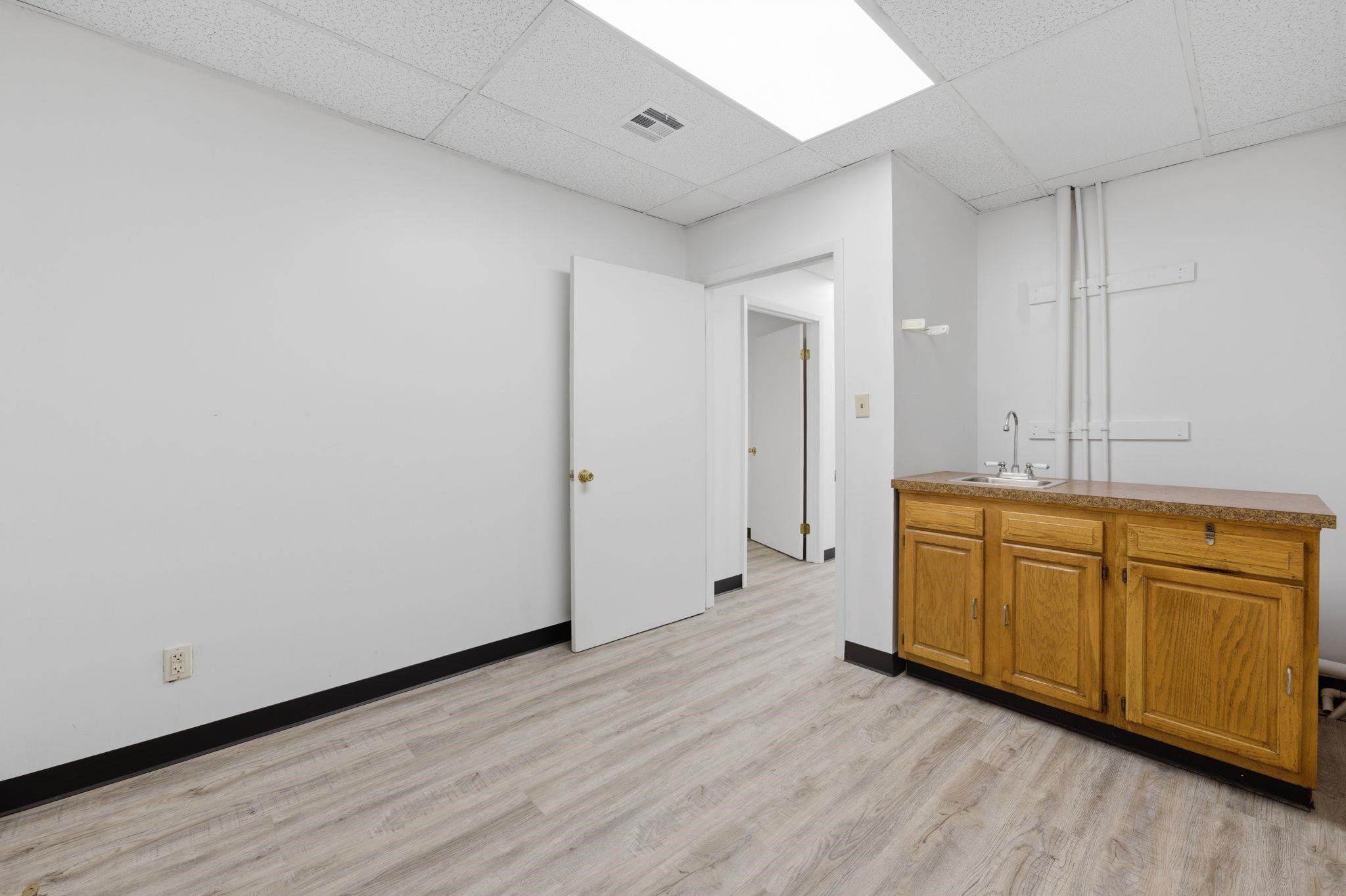 7530 S Broadway Property Photo 12