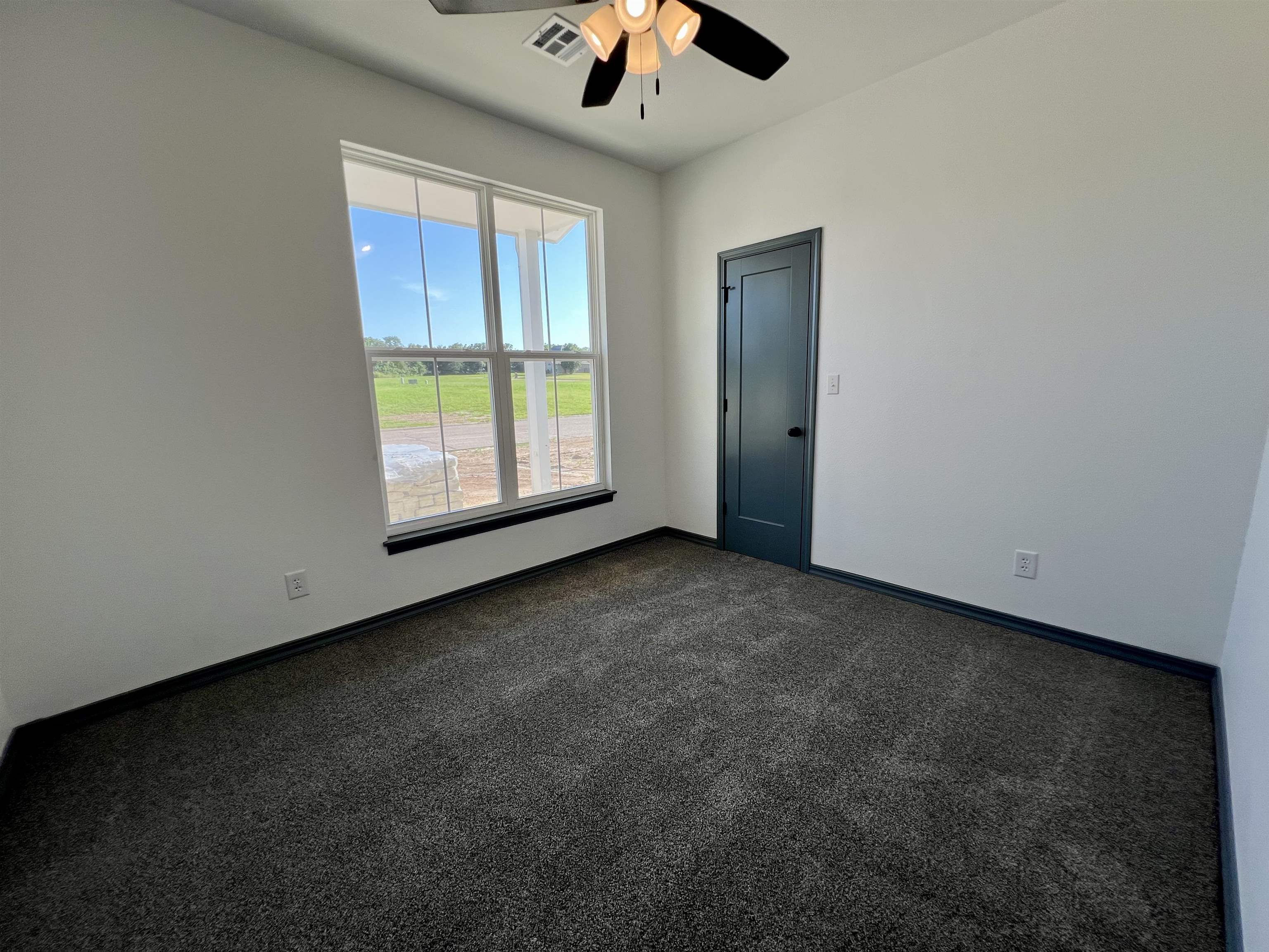 214 Castle Pines Dr Property Photo 18