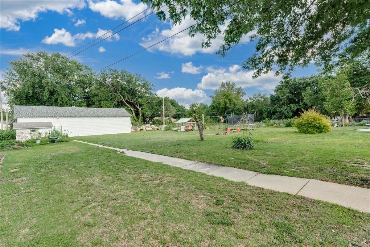 110 S Tyler Property Photo 26