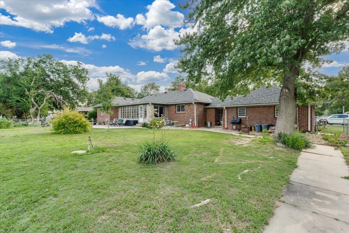 110 S Tyler Property Photo 27