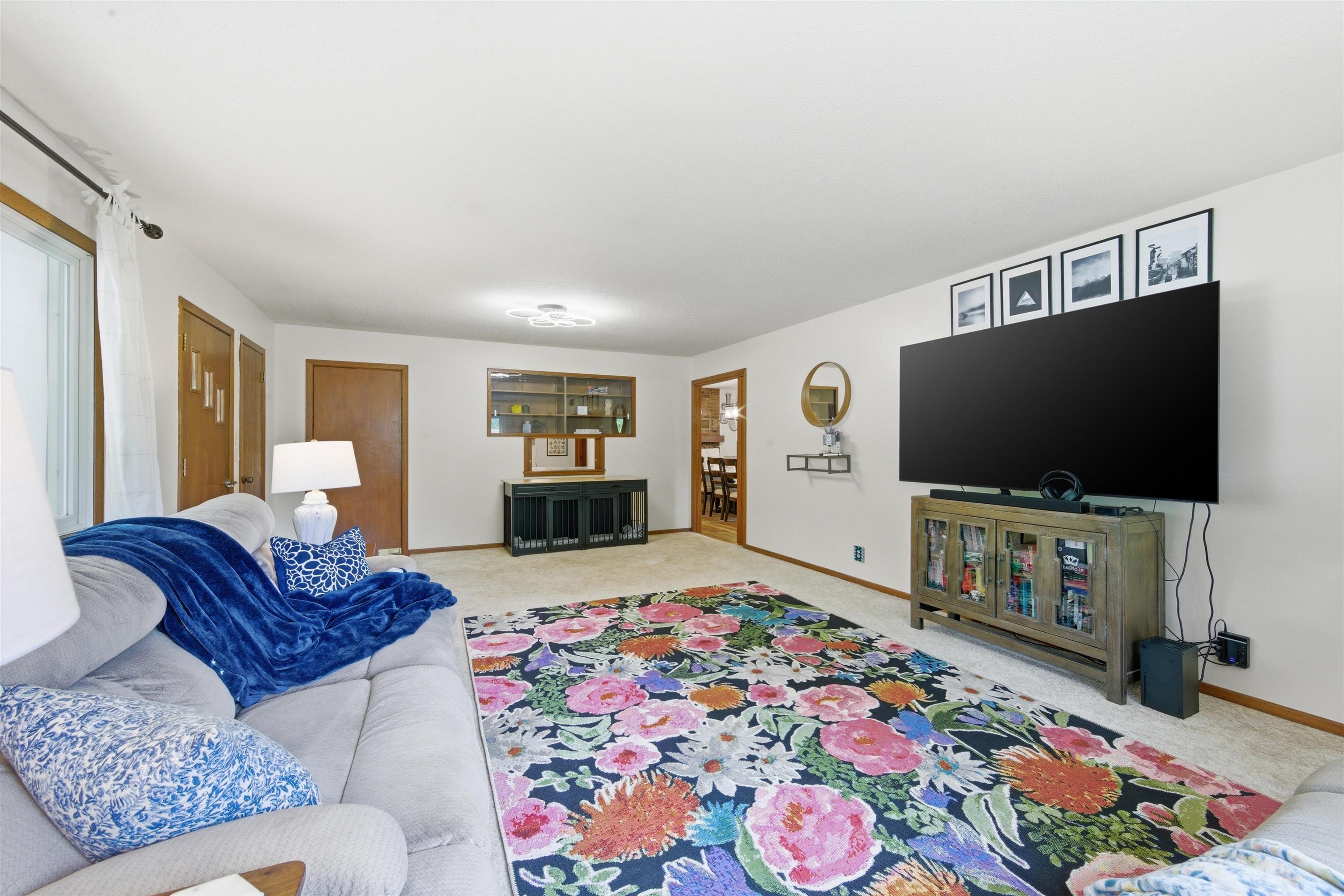 33 Regal Crescent Property Photo 5