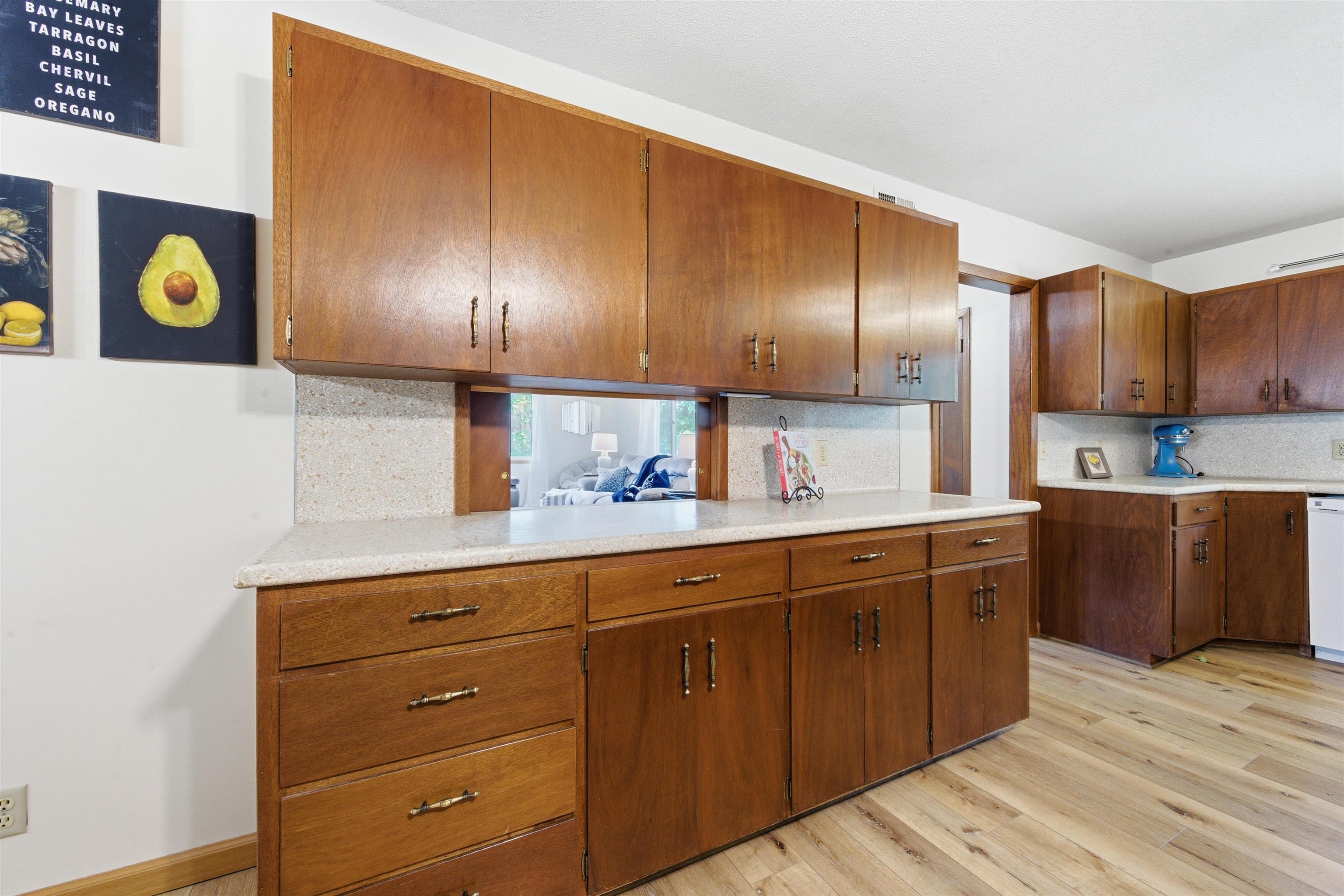 33 Regal Crescent Property Photo 9