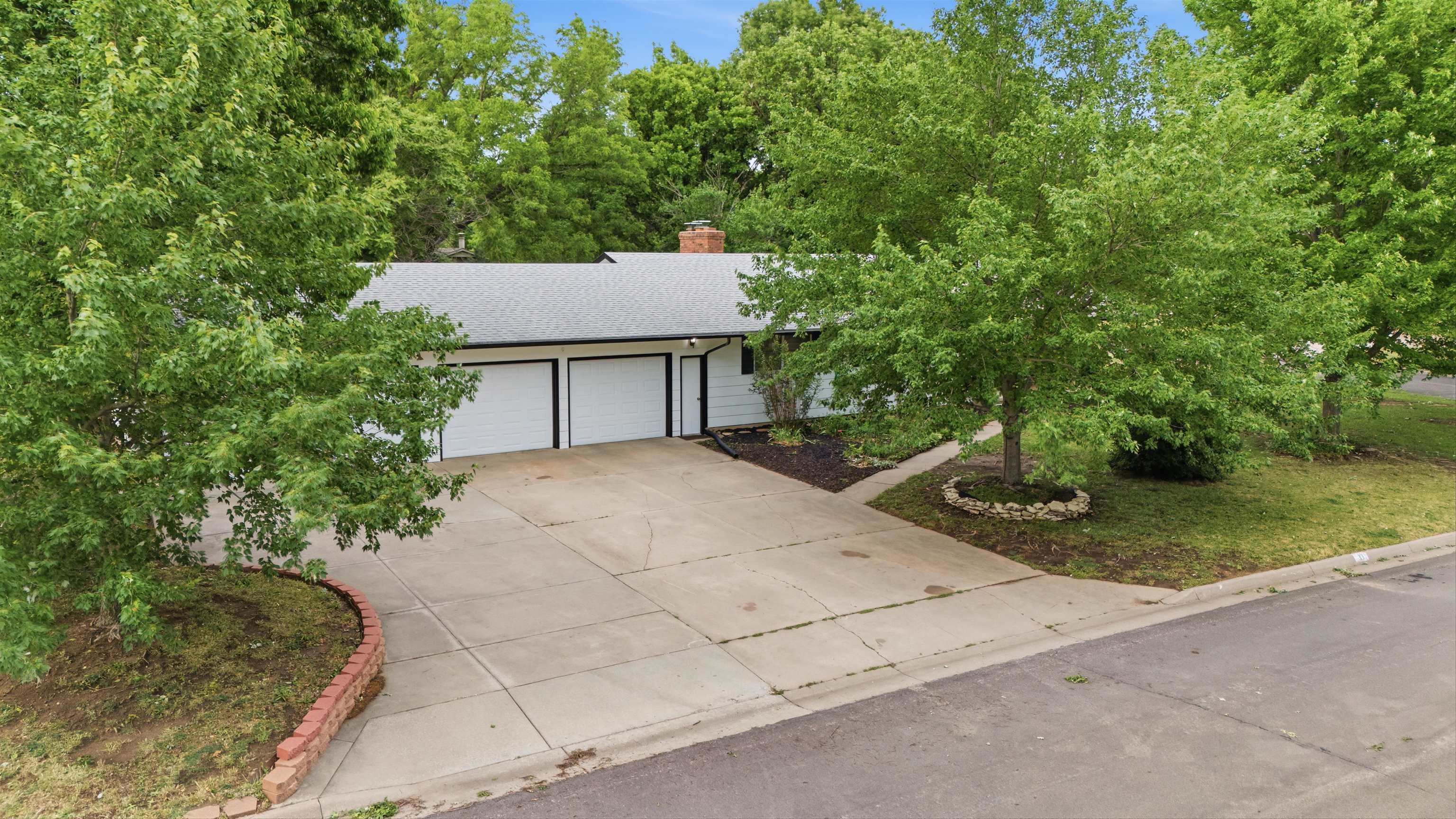 33 Regal Crescent Property Photo 31