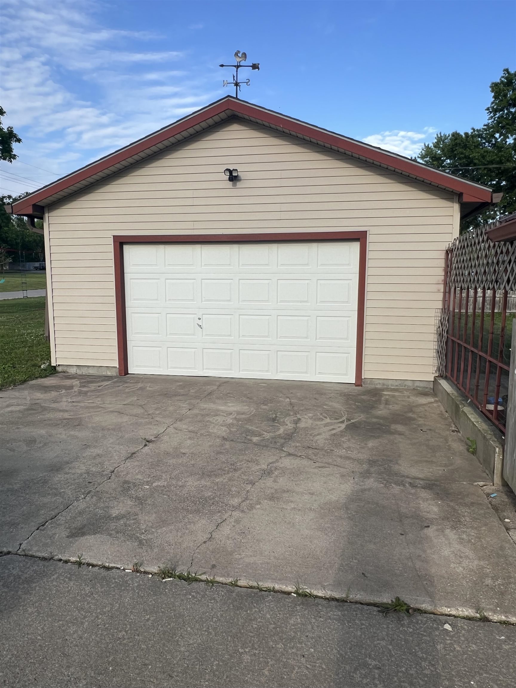 1236 N Walnut St. Property Photo 16