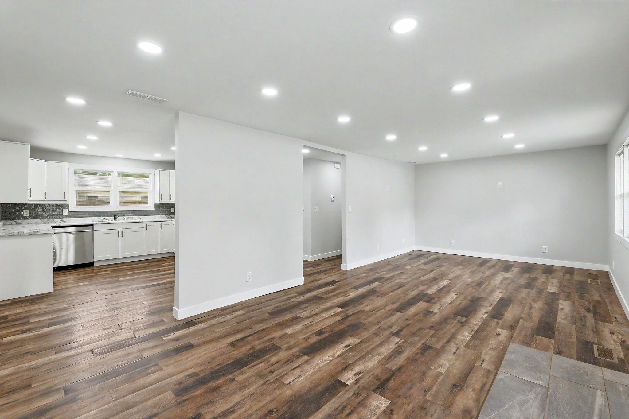 221 W Main Property Photo 6