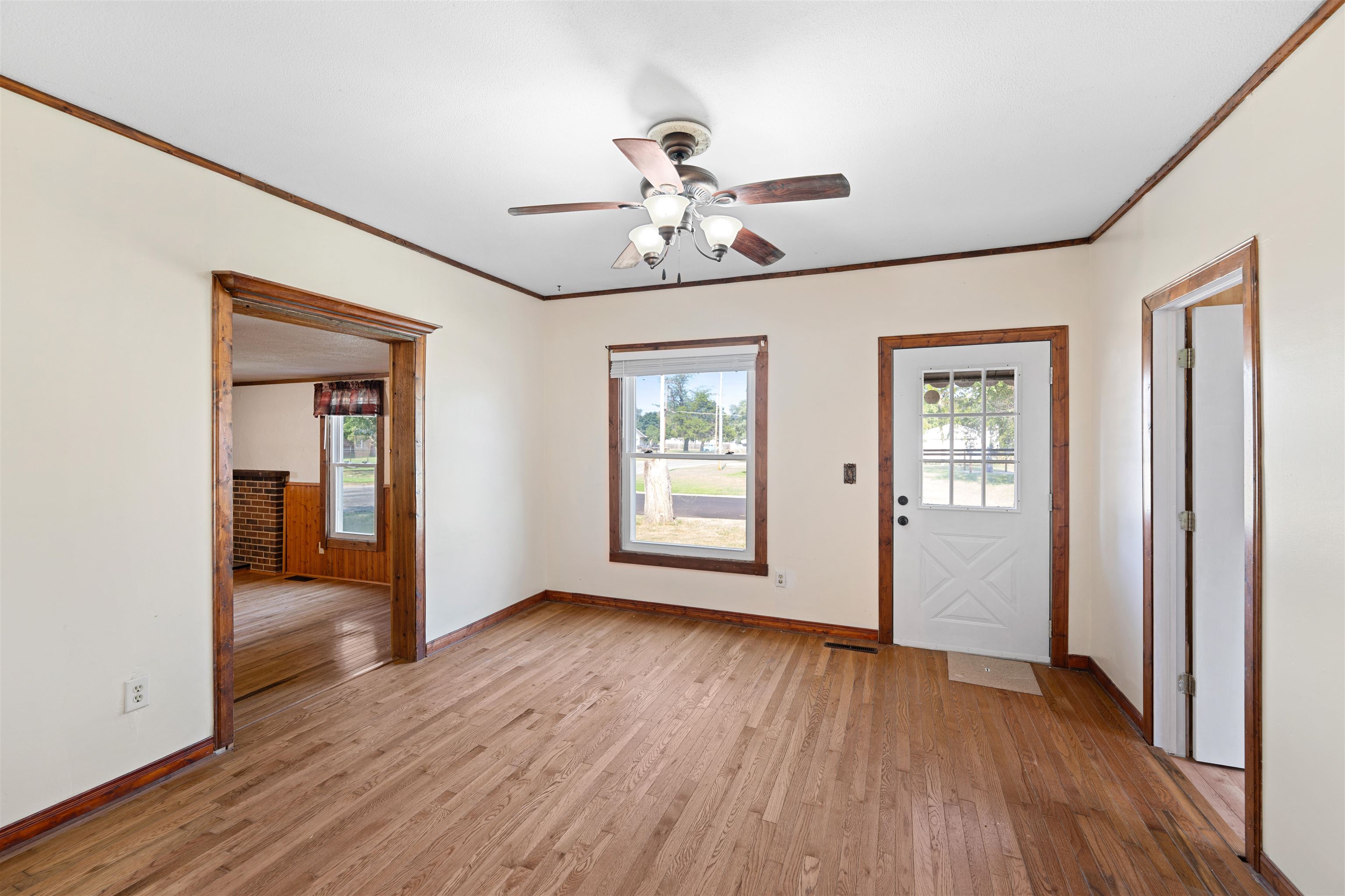 725 Argyle Property Photo 6