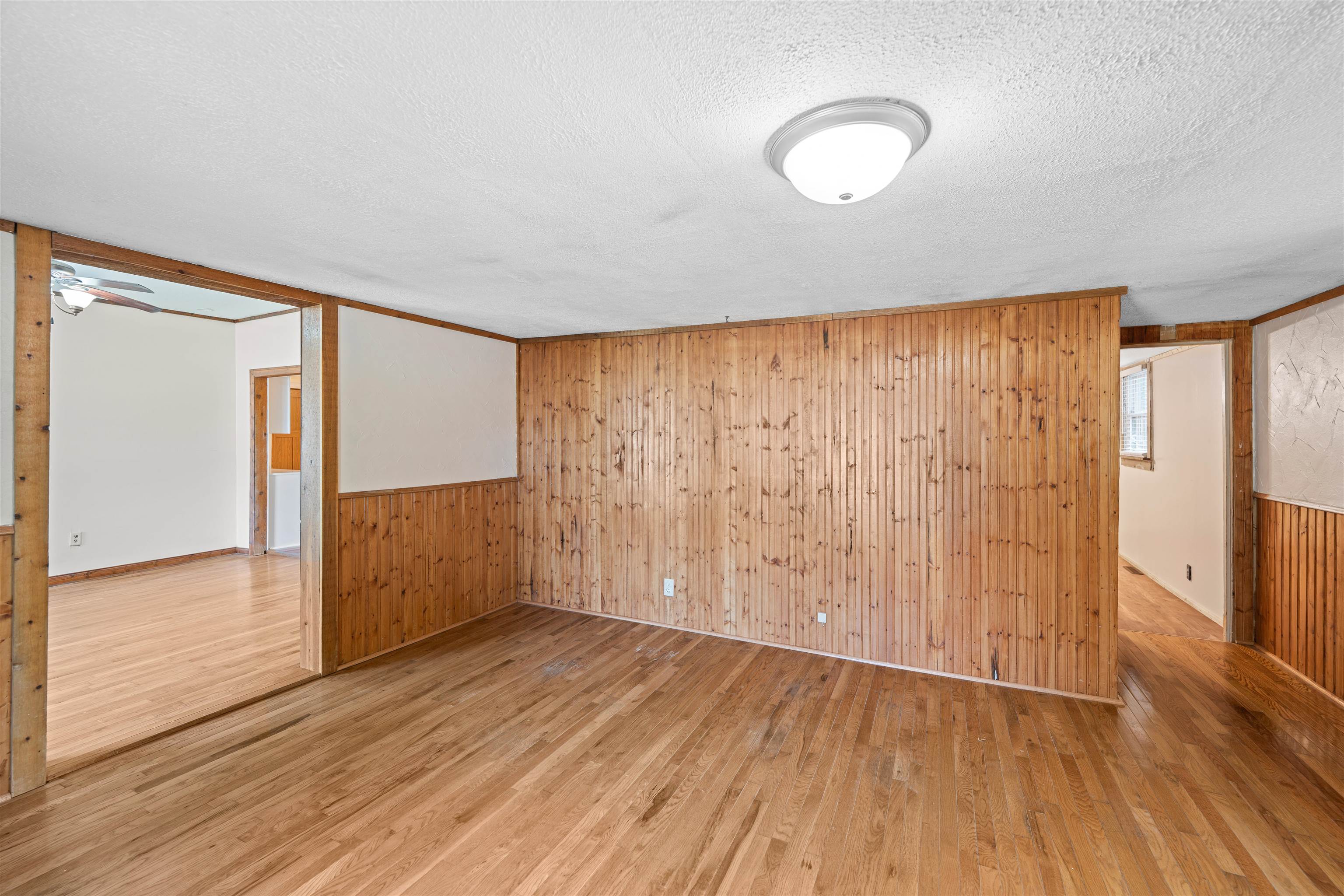 725 Argyle Property Photo 8
