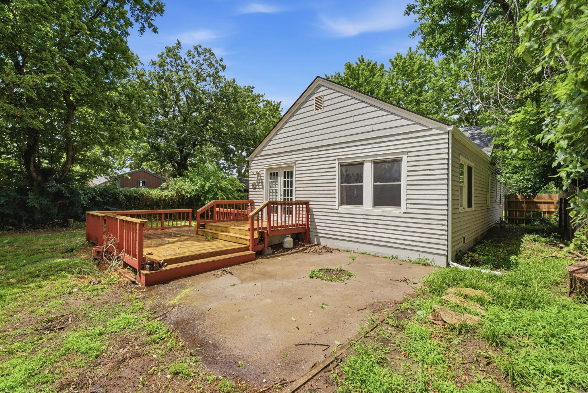 2411 W 14th Property Photo 31