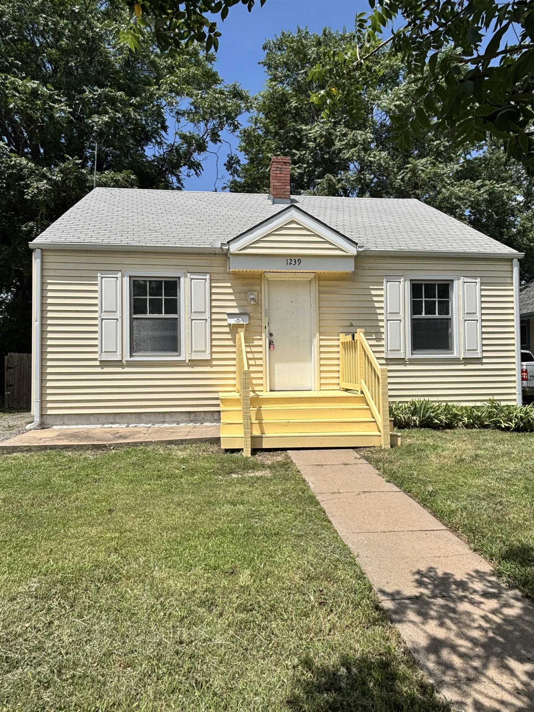 1239 S Hydraulic Property Photo 1