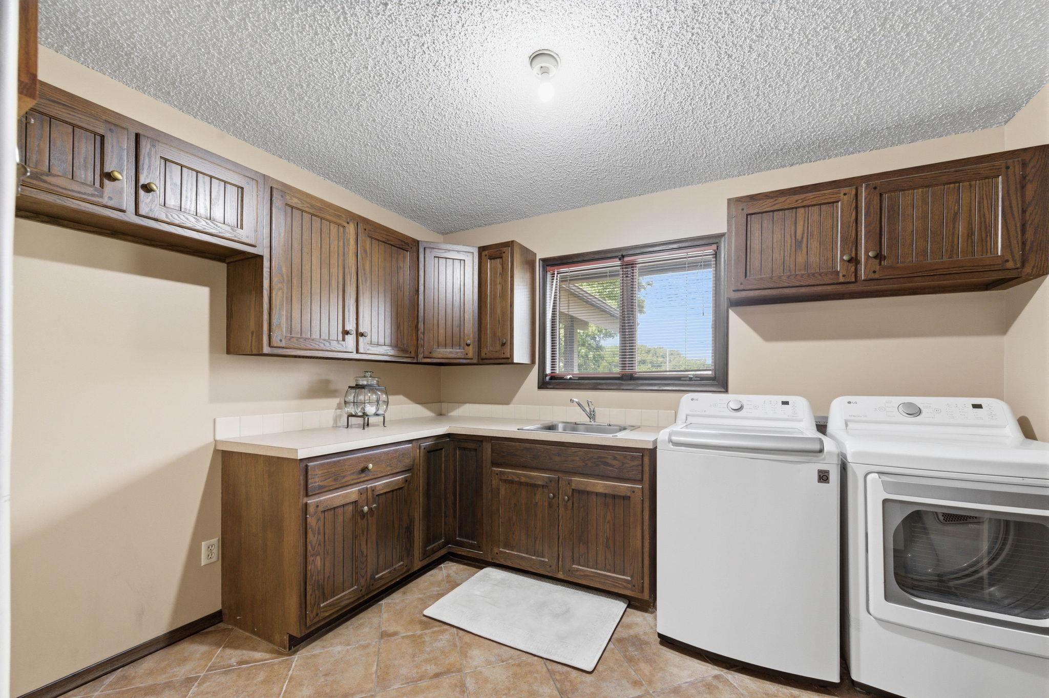 844 N Sandpiper Ct Property Photo 19