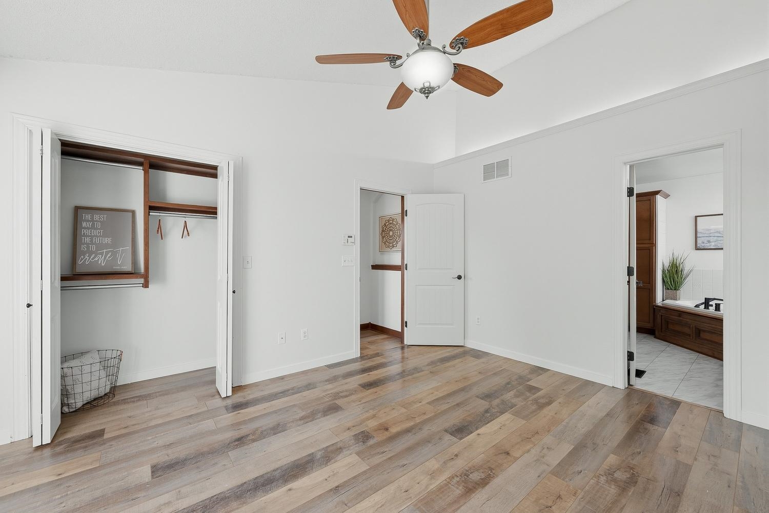 710 W Gatewood Ln Property Photo 14