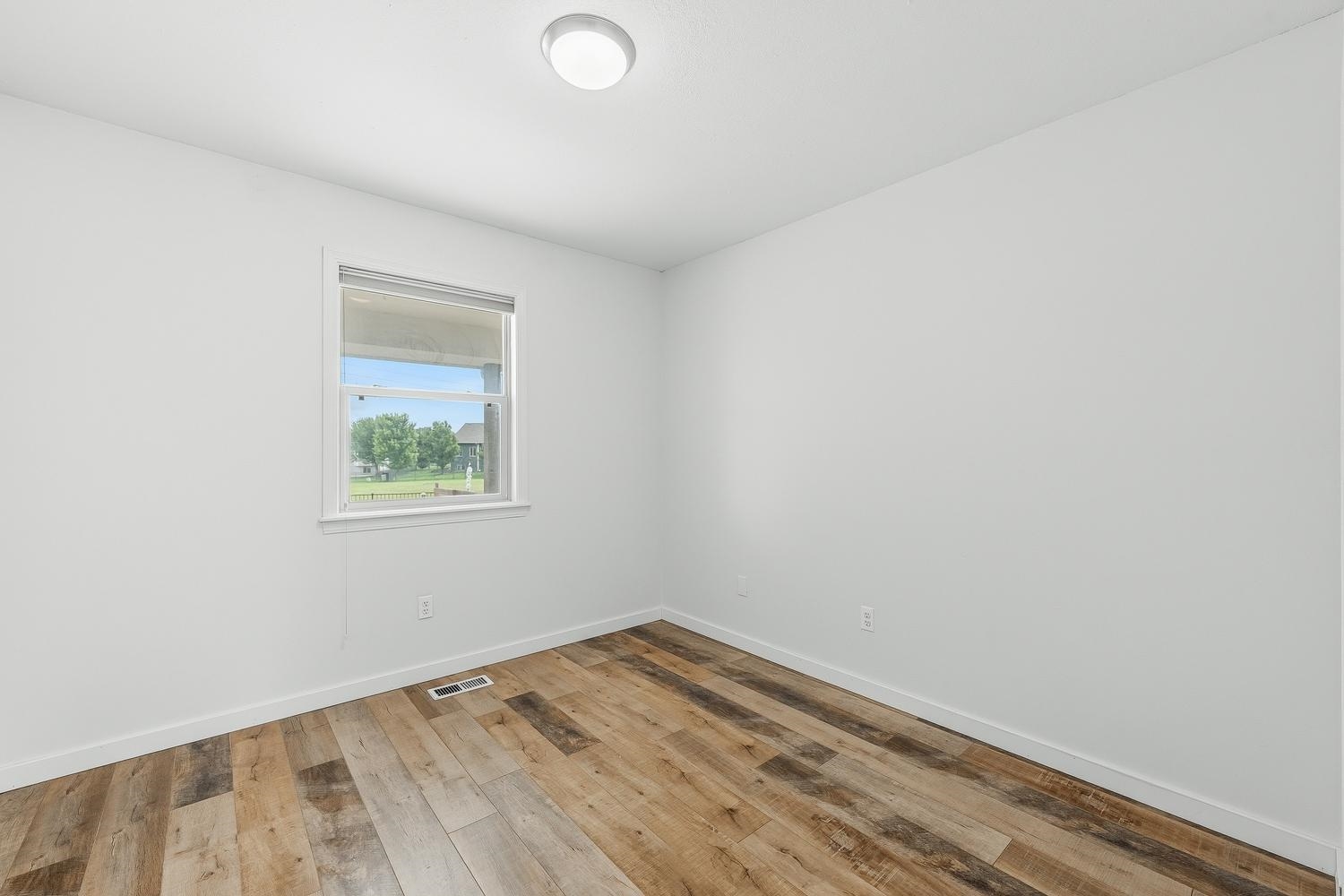 710 W Gatewood Ln Property Photo 19