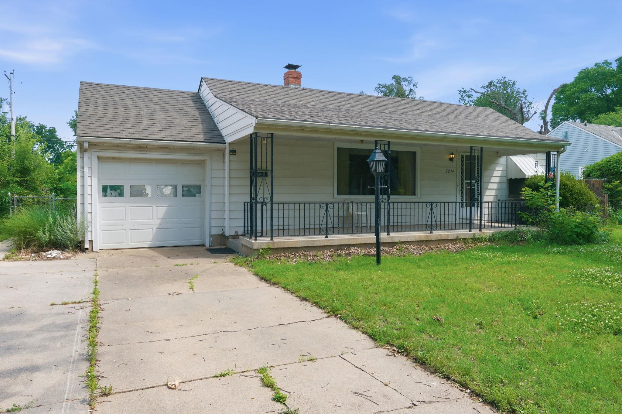 2234 E Rivera Property Photo 1