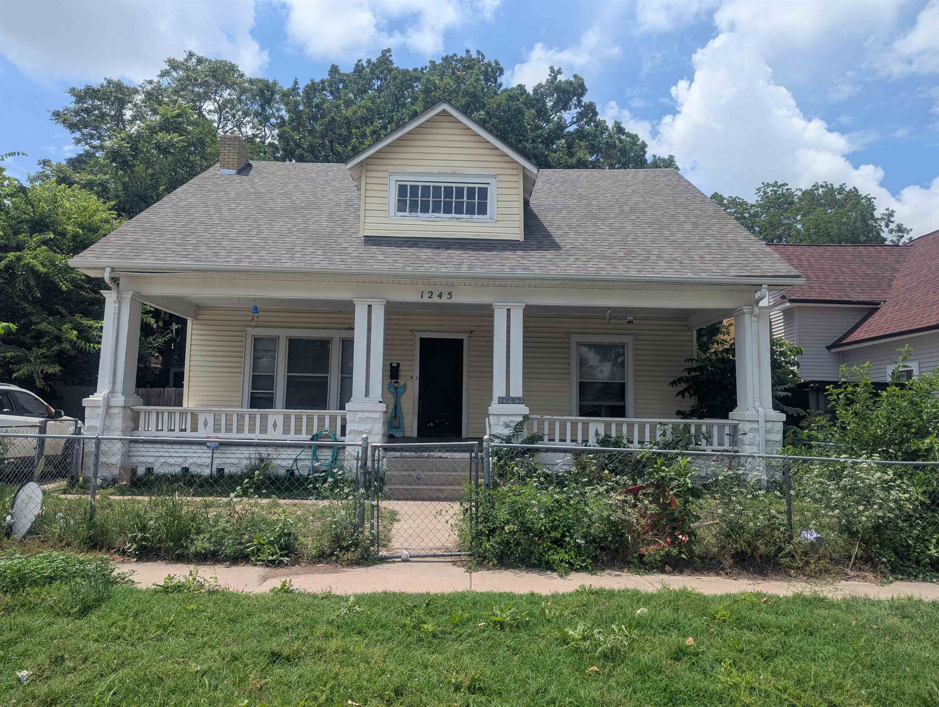 1245 S Main Property Photo 1