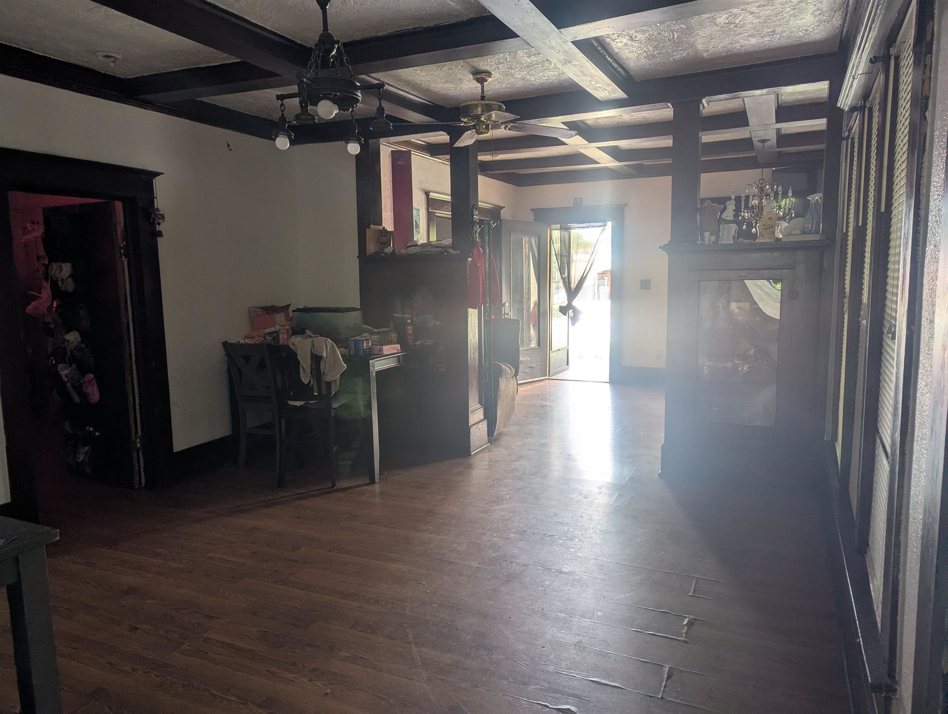 1245 S Main Property Photo 6