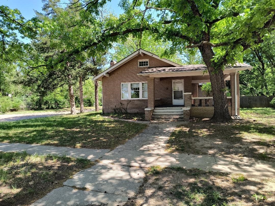 1450 N Fairmount Property Photo 2