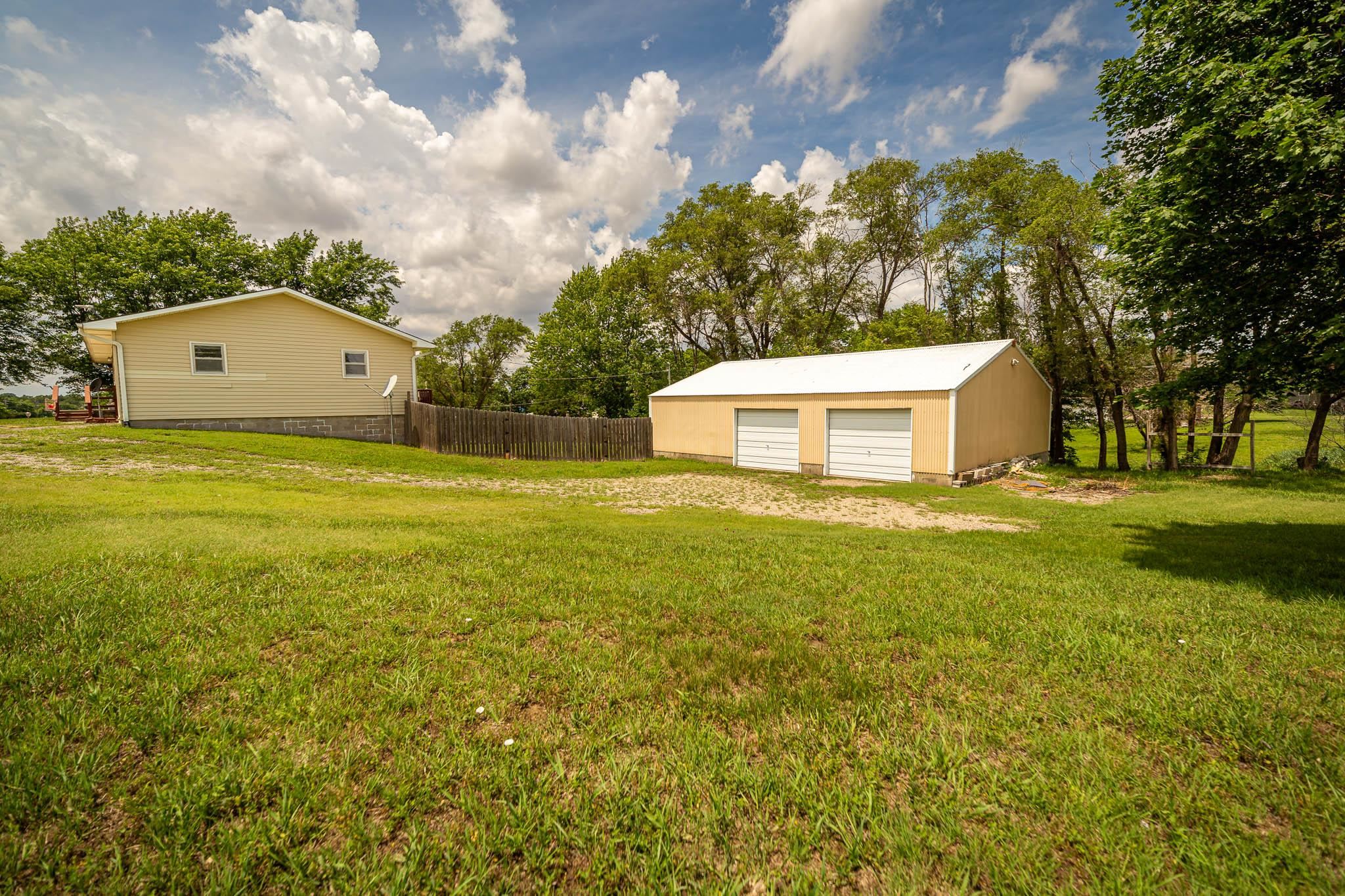 505 E 18th Property Photo 3