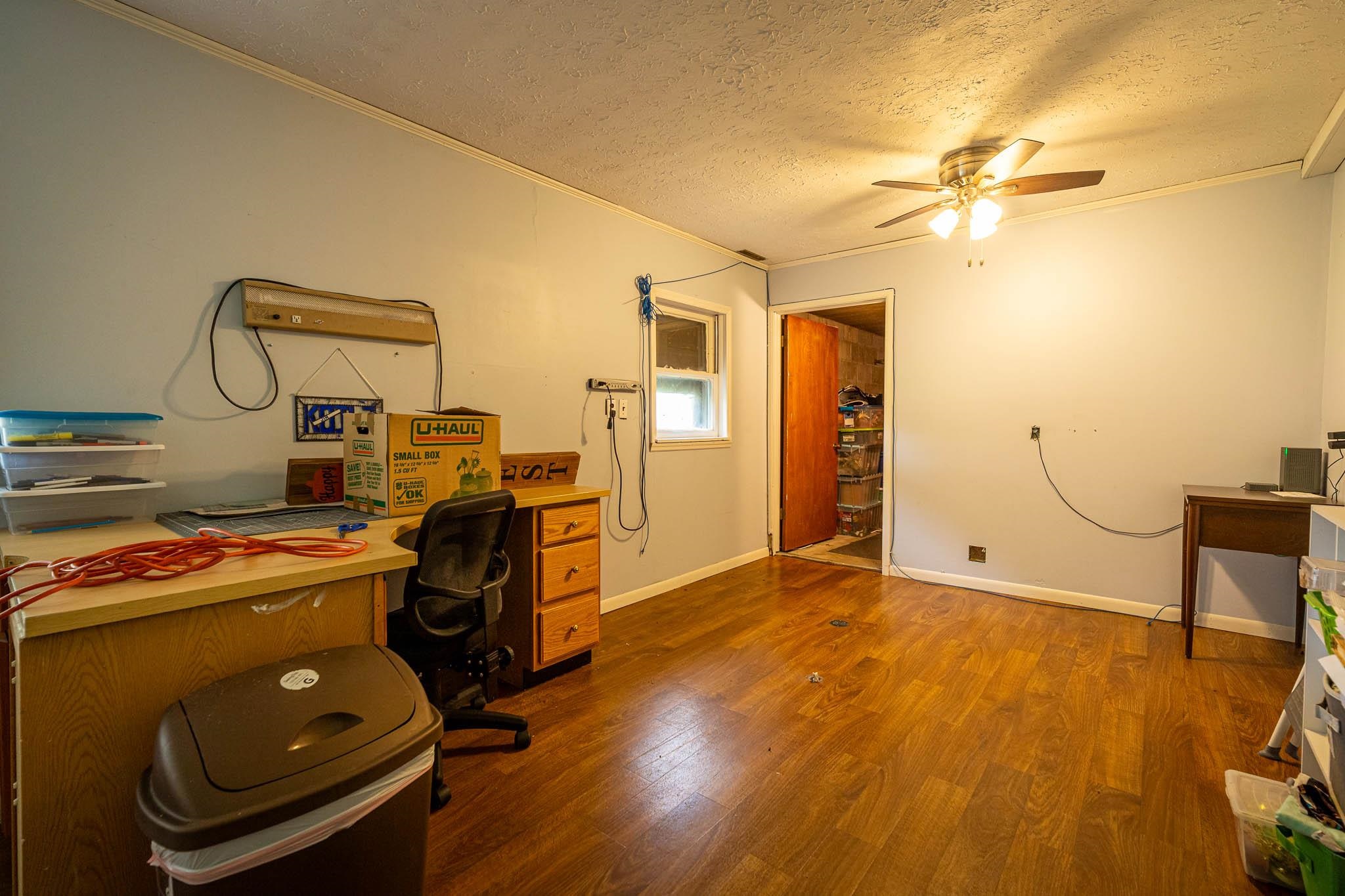 505 E 18th Property Photo 13