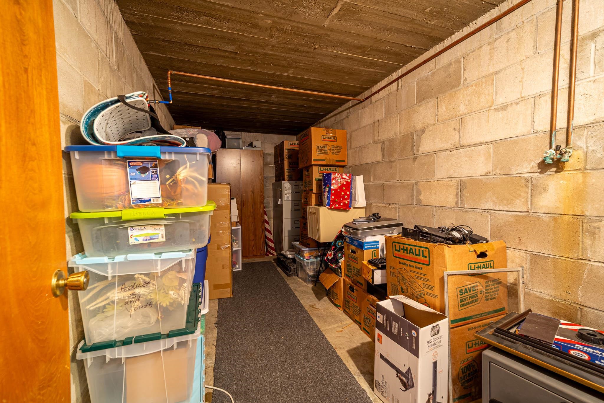 505 E 18th Property Photo 15