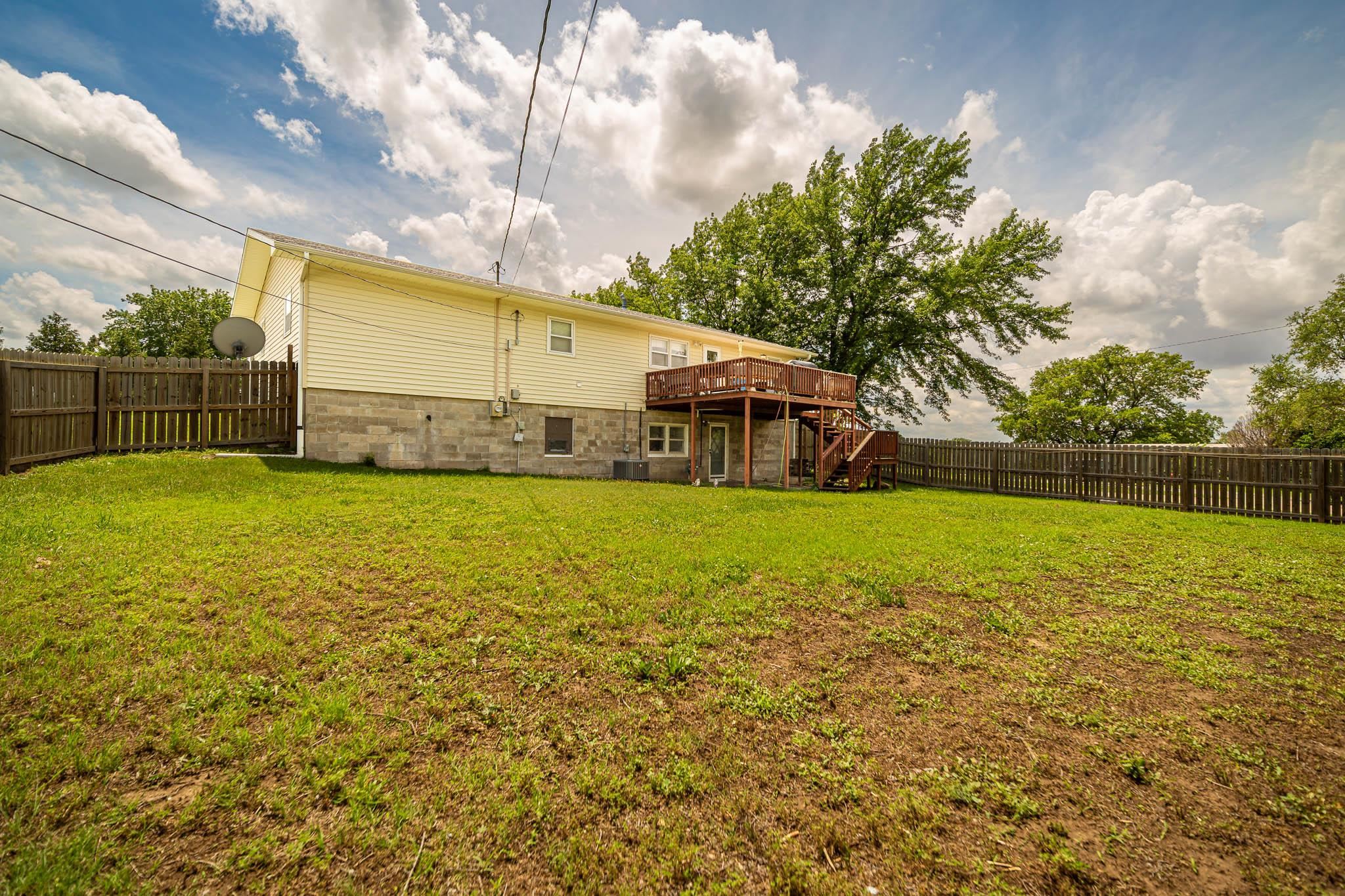 505 E 18th Property Photo 23