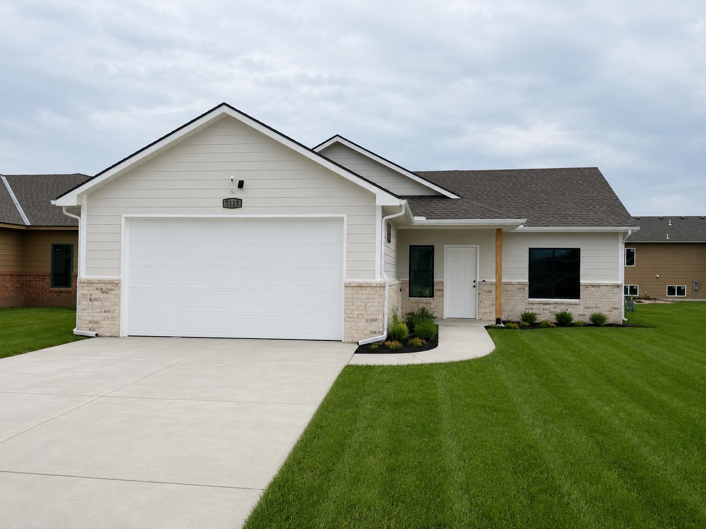 5115 N Toben Ct Property Photo 1