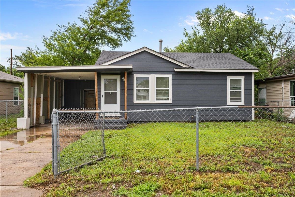 1646 N Poplar Property Photo 1