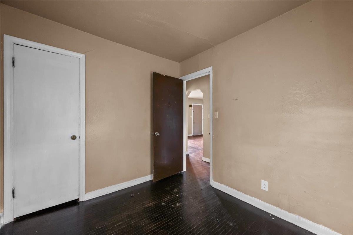 1646 N Poplar Property Photo 11