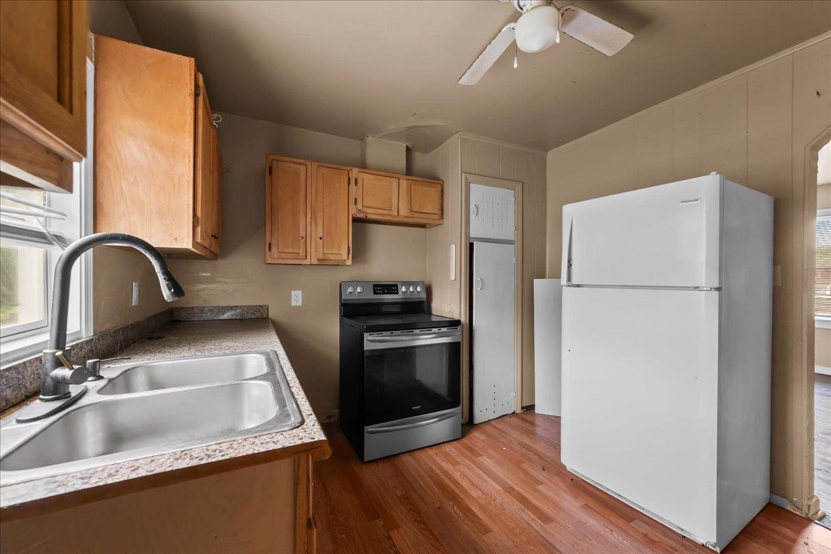 1646 N Poplar Property Photo 14