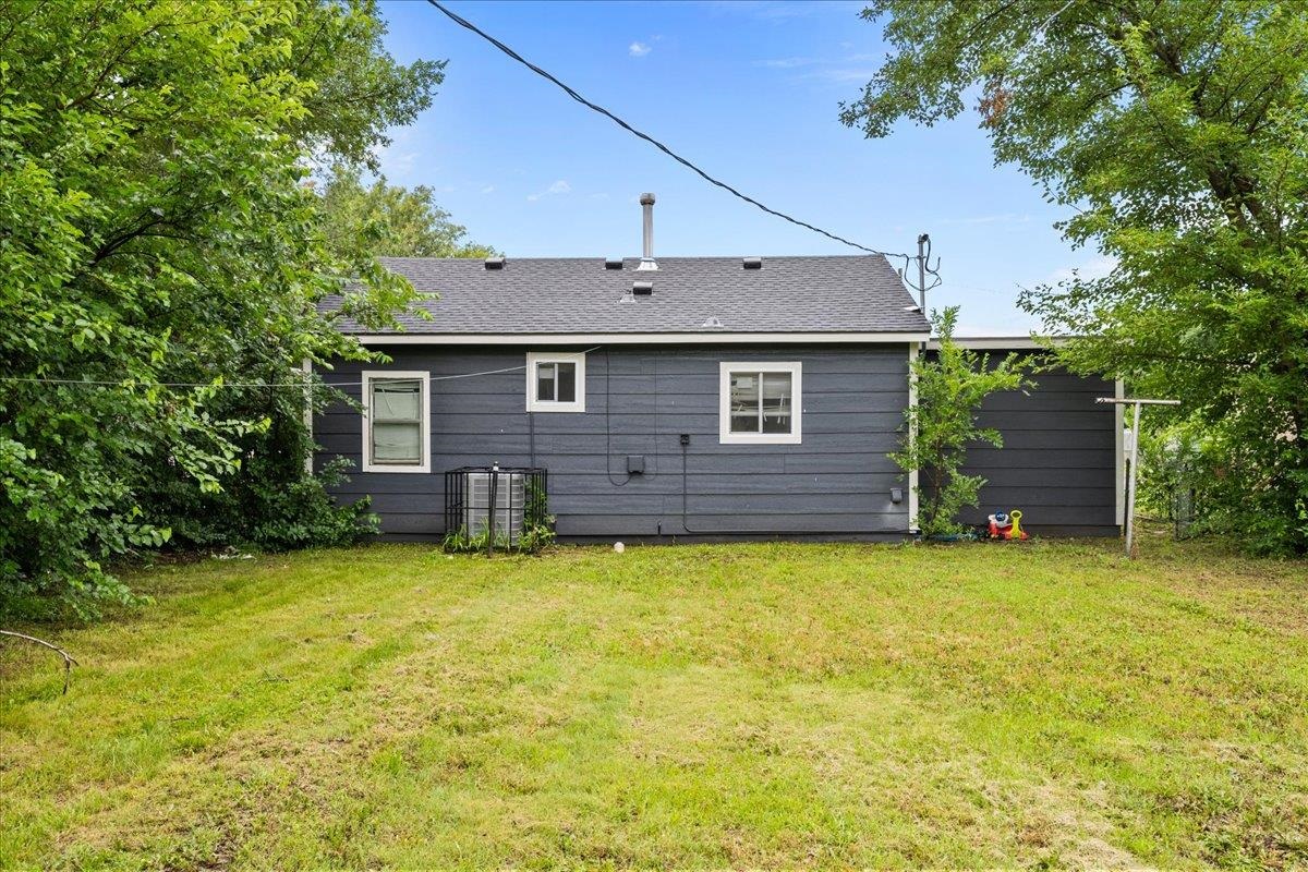 1646 N Poplar Property Photo 15