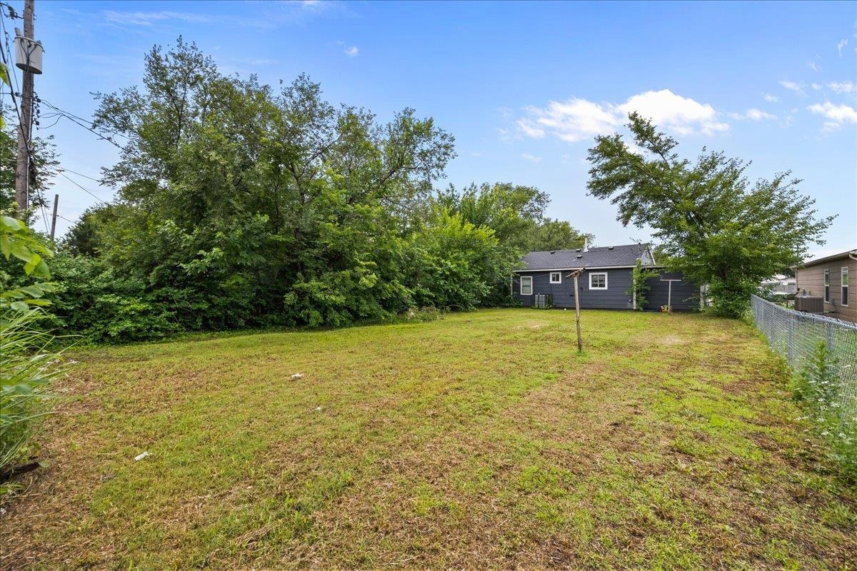 1646 N Poplar Property Photo 17