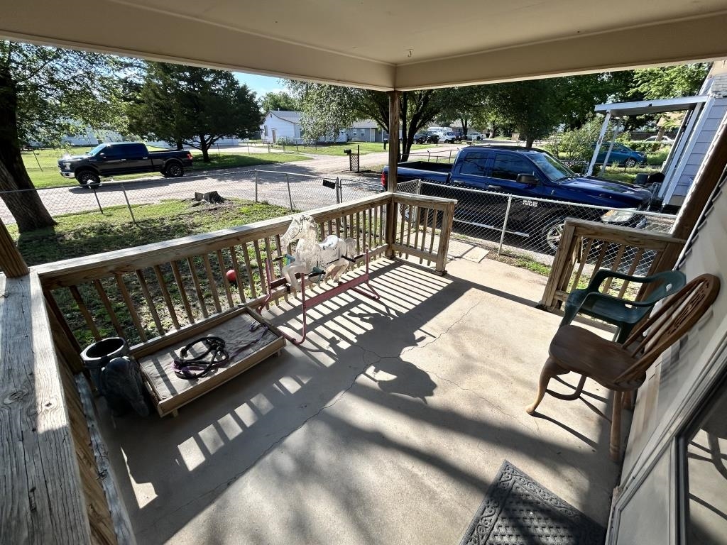1301 S Vine St Property Photo 4