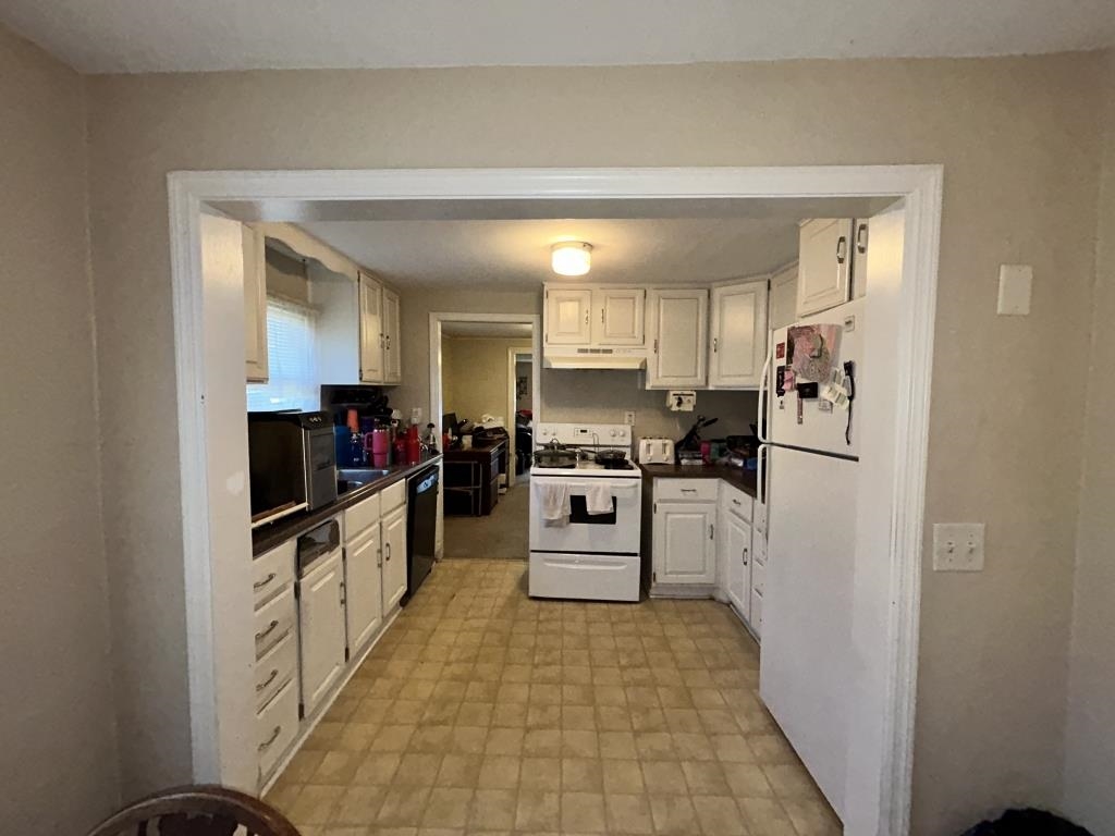 1301 S Vine St Property Photo 5