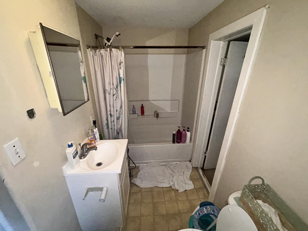 1301 S Vine St Property Photo 11