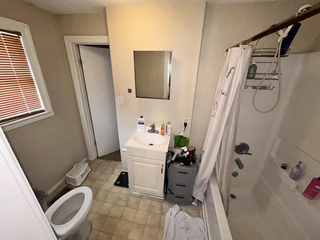 1301 S Vine St Property Photo 12