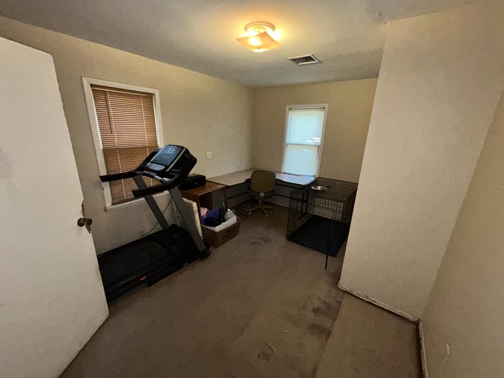 1301 S Vine St Property Photo 22