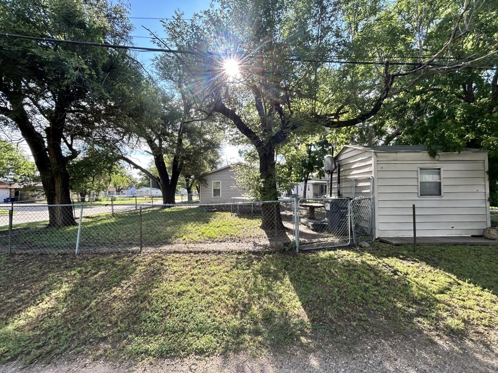 1301 S Vine St Property Photo 36