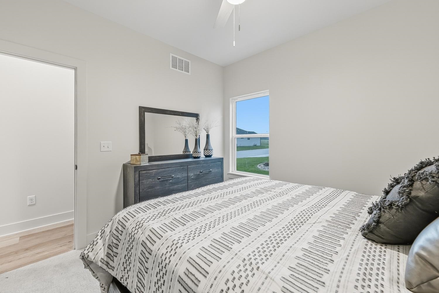 8235 E Summerside Pl Property Photo 23