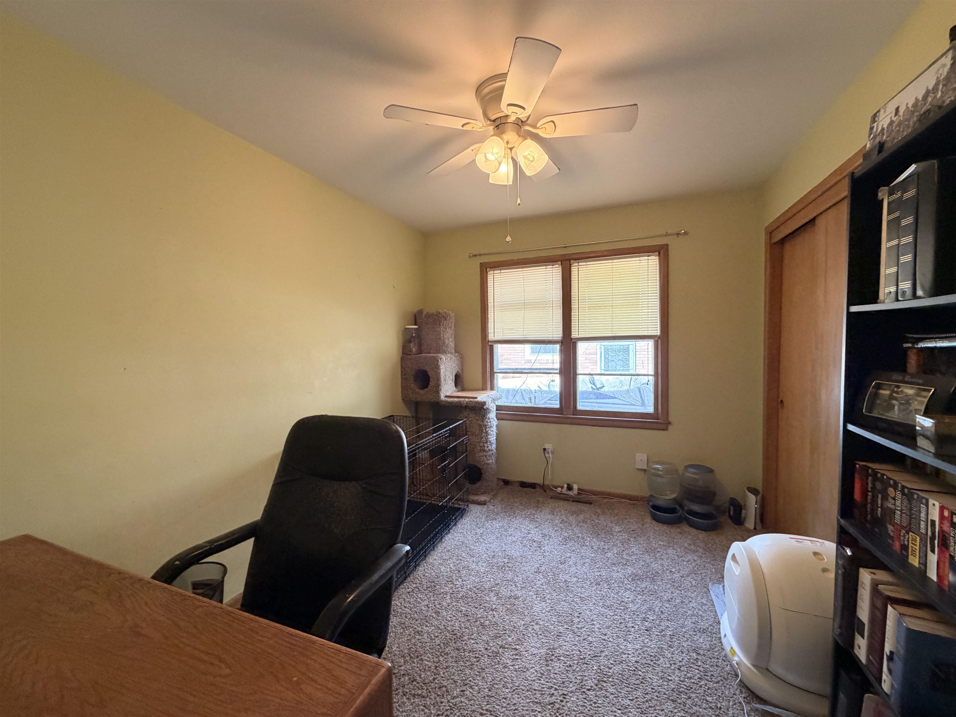 211 E English Property Photo 11