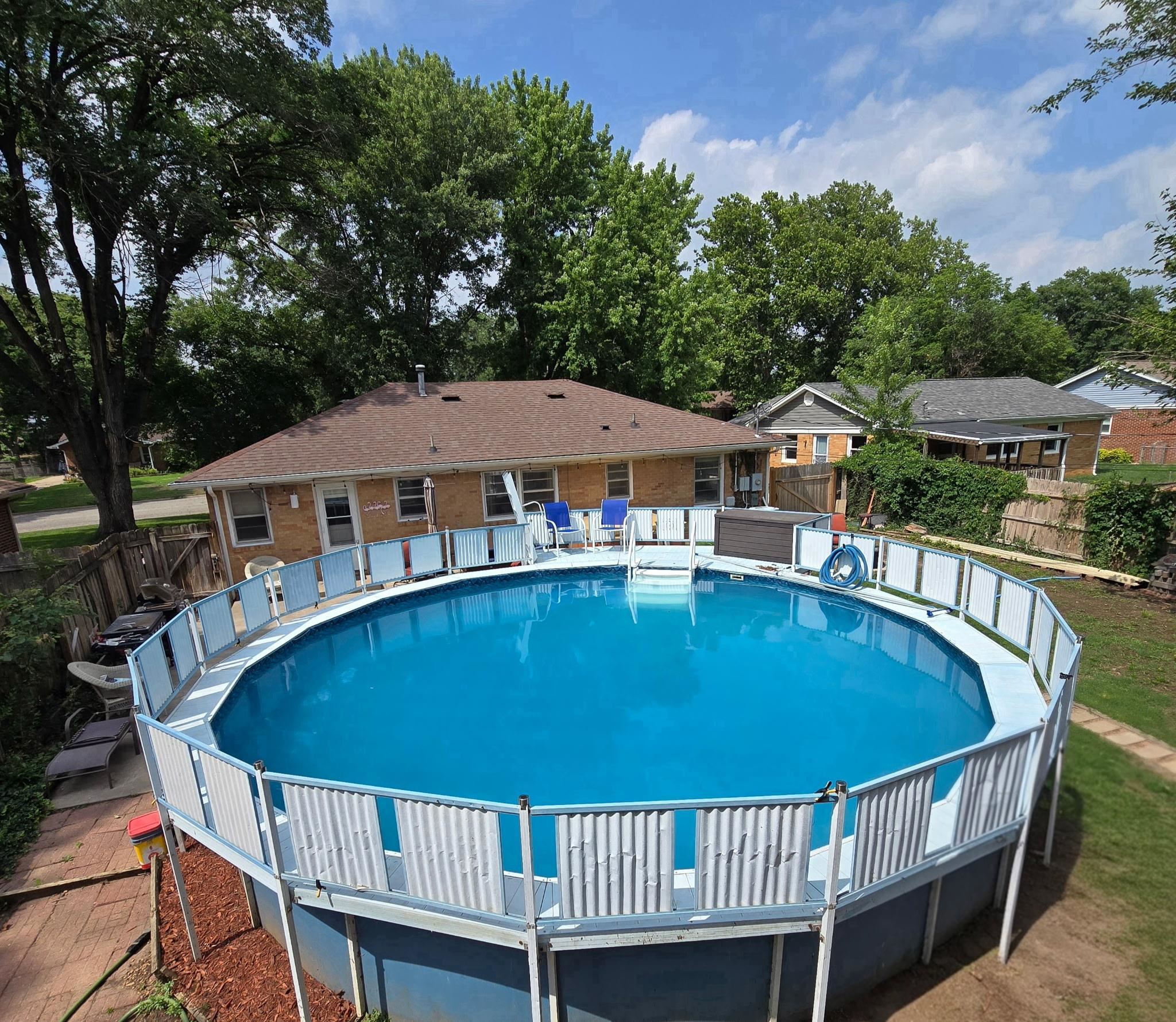 211 E English Property Photo 16