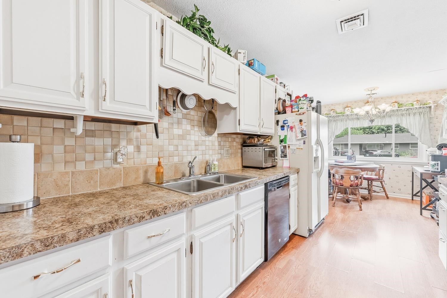1303 W Marlboro Property Photo 3