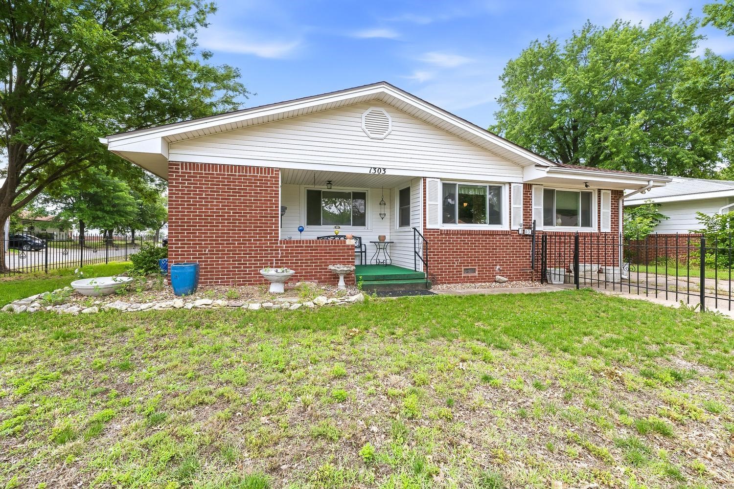 1303 W Marlboro Property Photo 26